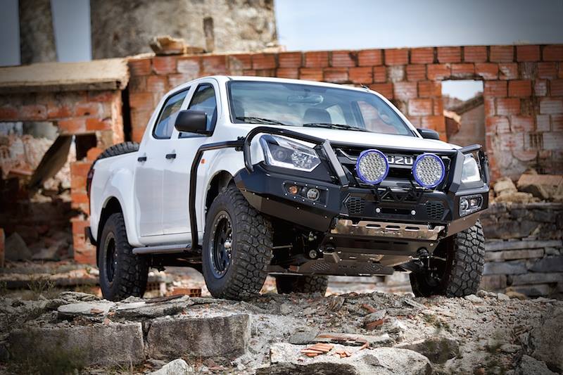 OUTBACK ARMOUR -  Leaf kit expedition 50mm lift @ 300kg with adjustable shocks - To suit ISUZU DMax 2012+ - - MORE 4x4